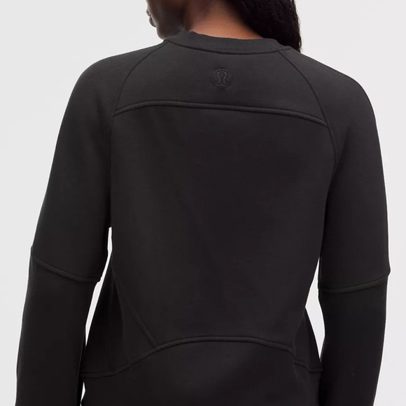 NWT - Scuba Oversized Hip-Length Pullover - Size Medium/Large
Jewelled - Picture 5 of 6